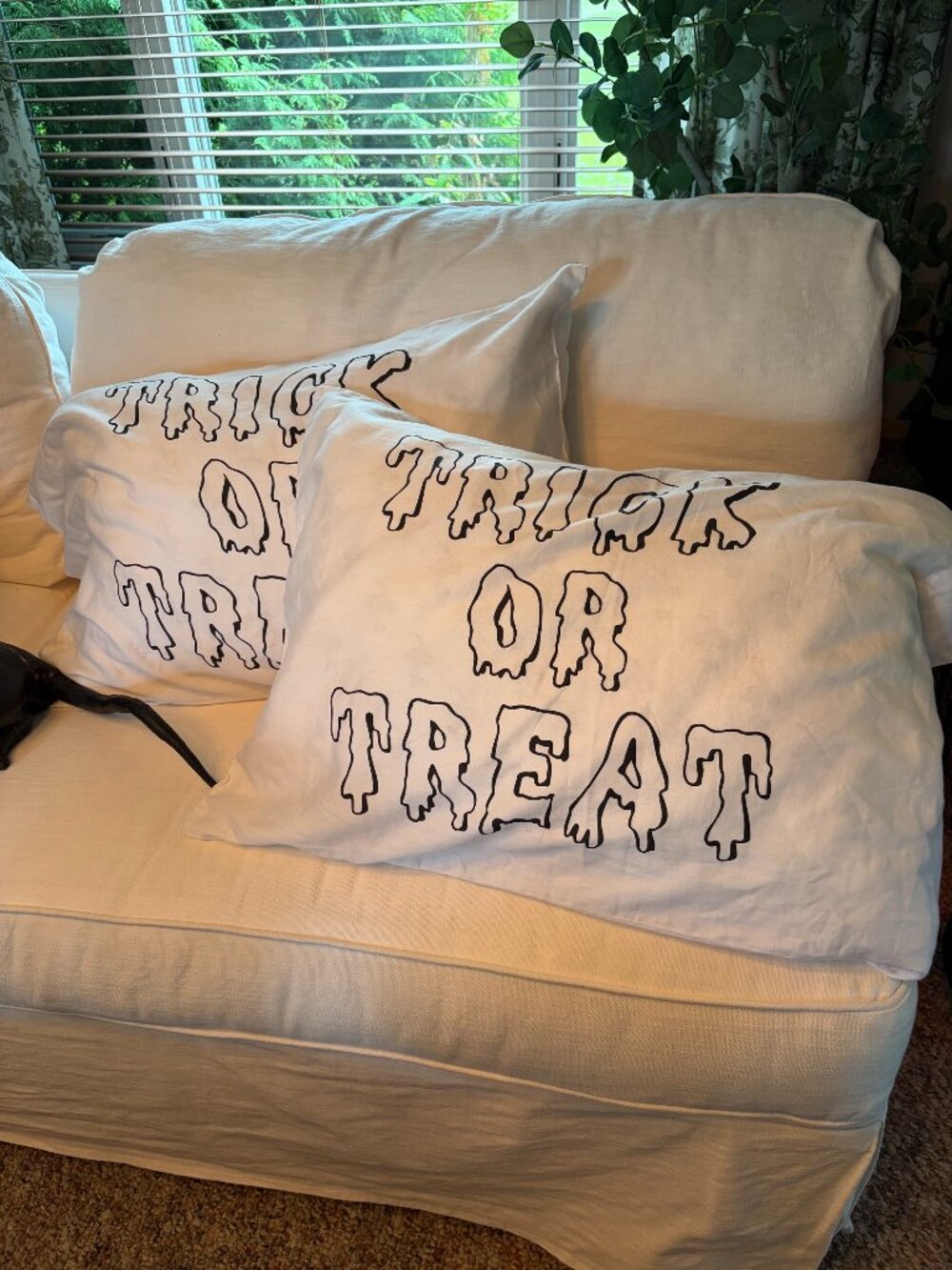 SET/2 SKULL & BONES HALLOWEEN QUEEN PILLOWCASES Trick Or Treat 100% Cotton Used